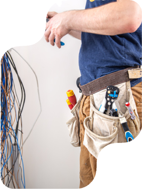 Électricien en intervention